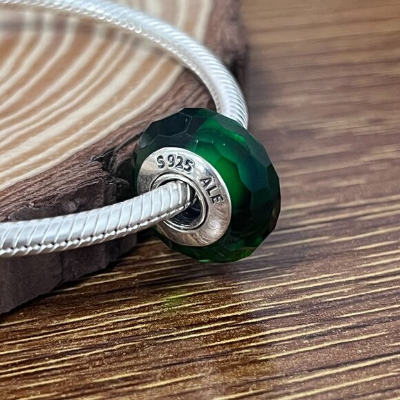 Murano Glass Fascinating Green Faceted Bead Charm - Picture 5 of 5